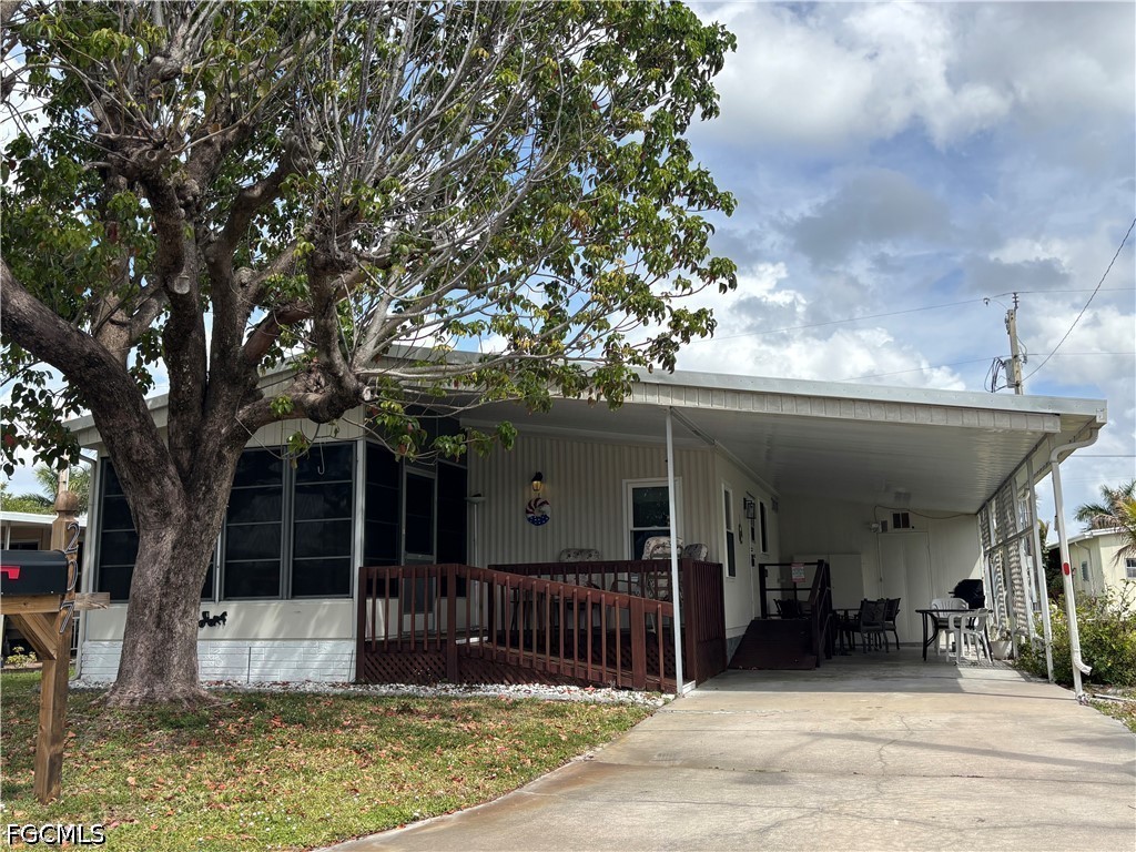 207 Harvest Lane North Fort Myers FL 33917 2026015868 image1