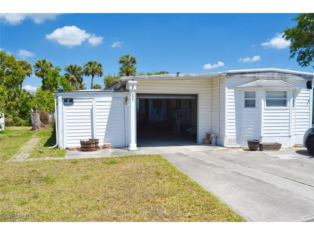 207 Lantern Lane North Fort Myers FL 33917 225033901 image1