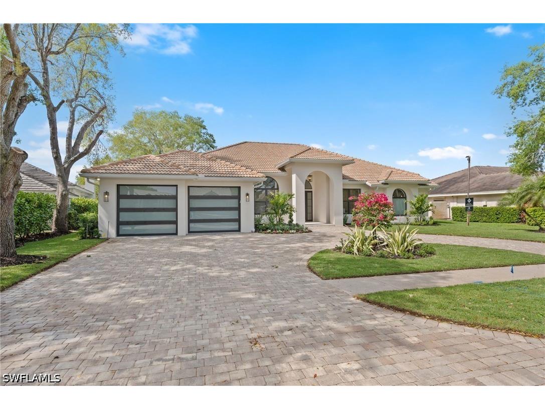 207 Monterey Drive Naples FL 34119 226015370 image1