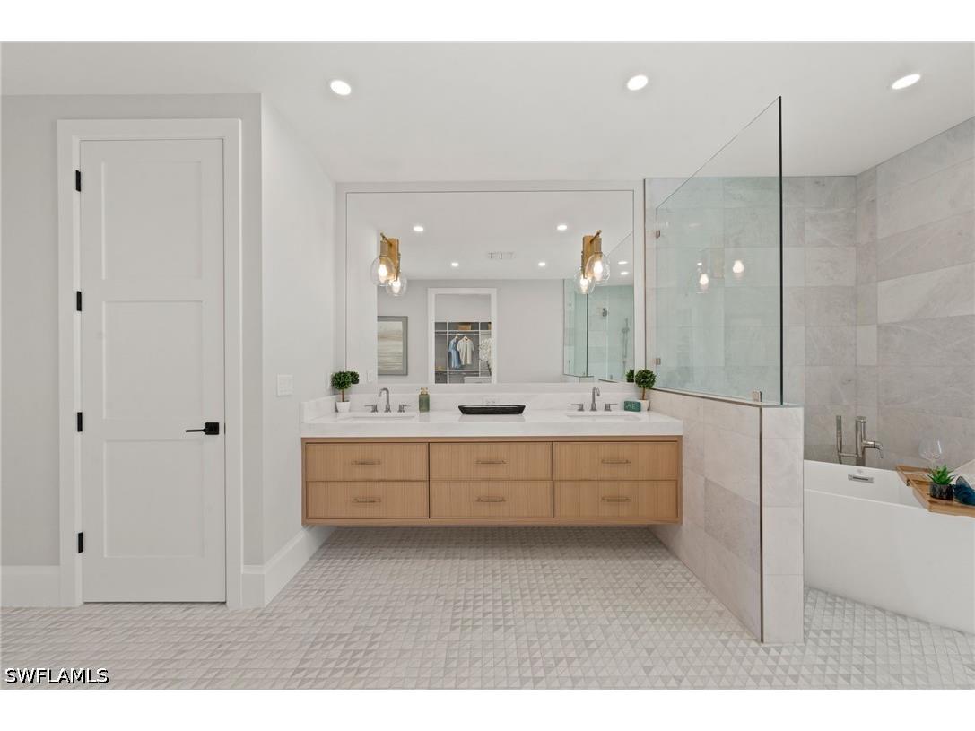 207 Monterey Drive Naples FL 34119 226015370 image21