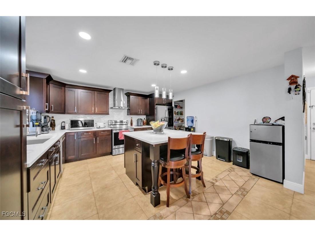 207 NE 24th Terrace Cape Coral FL 33909 2026002087 image8