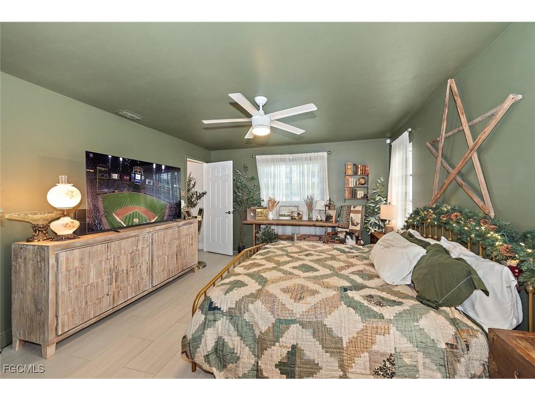 207 SE 43rd Lane Cape Coral FL 33904 2025018294 image10