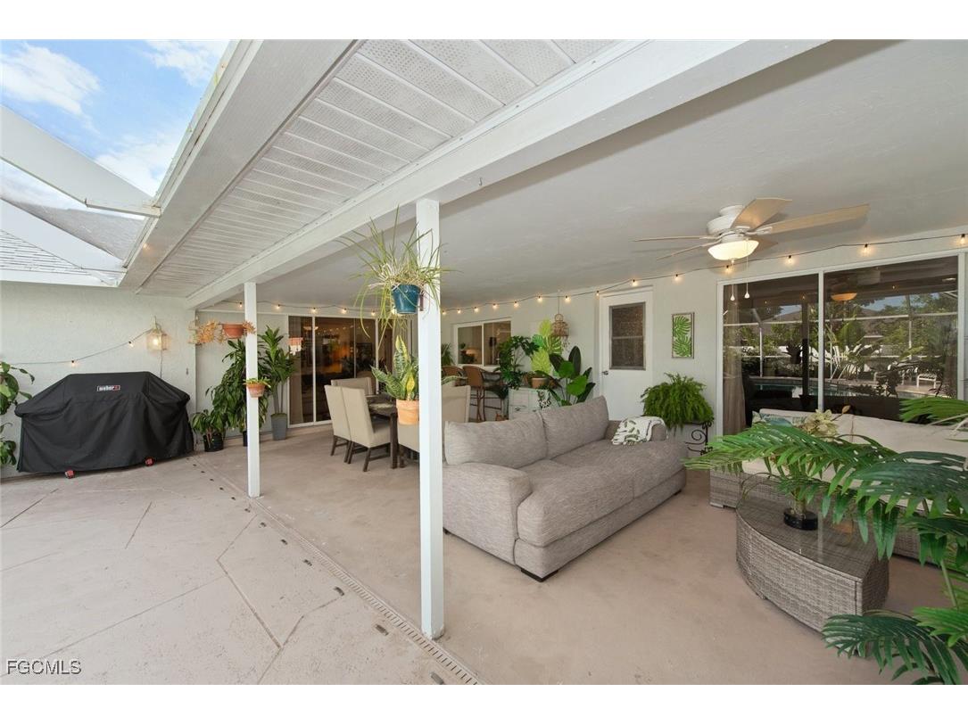 207 SE 43rd Lane Cape Coral FL 33904 2025018294 image17