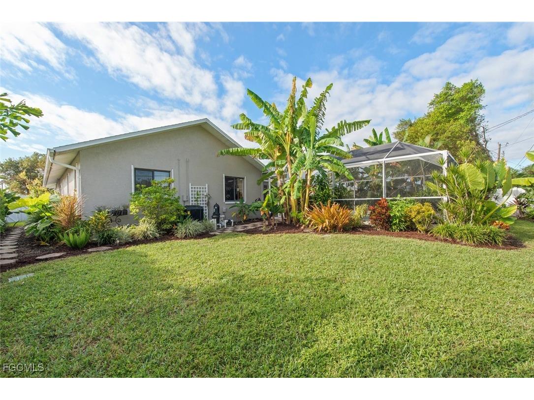 207 SE 43rd Lane Cape Coral FL 33904 2025018294 image21