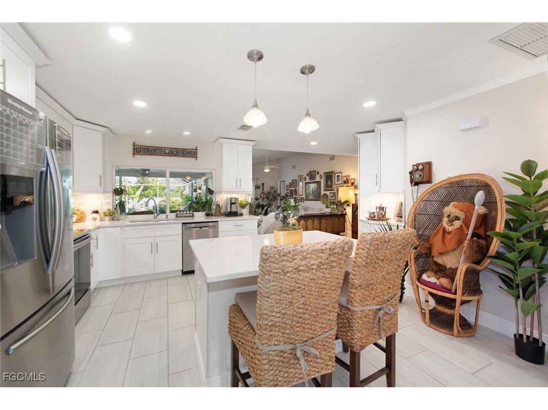 207 SE 43rd Lane Cape Coral FL 33904 2025018294 image5