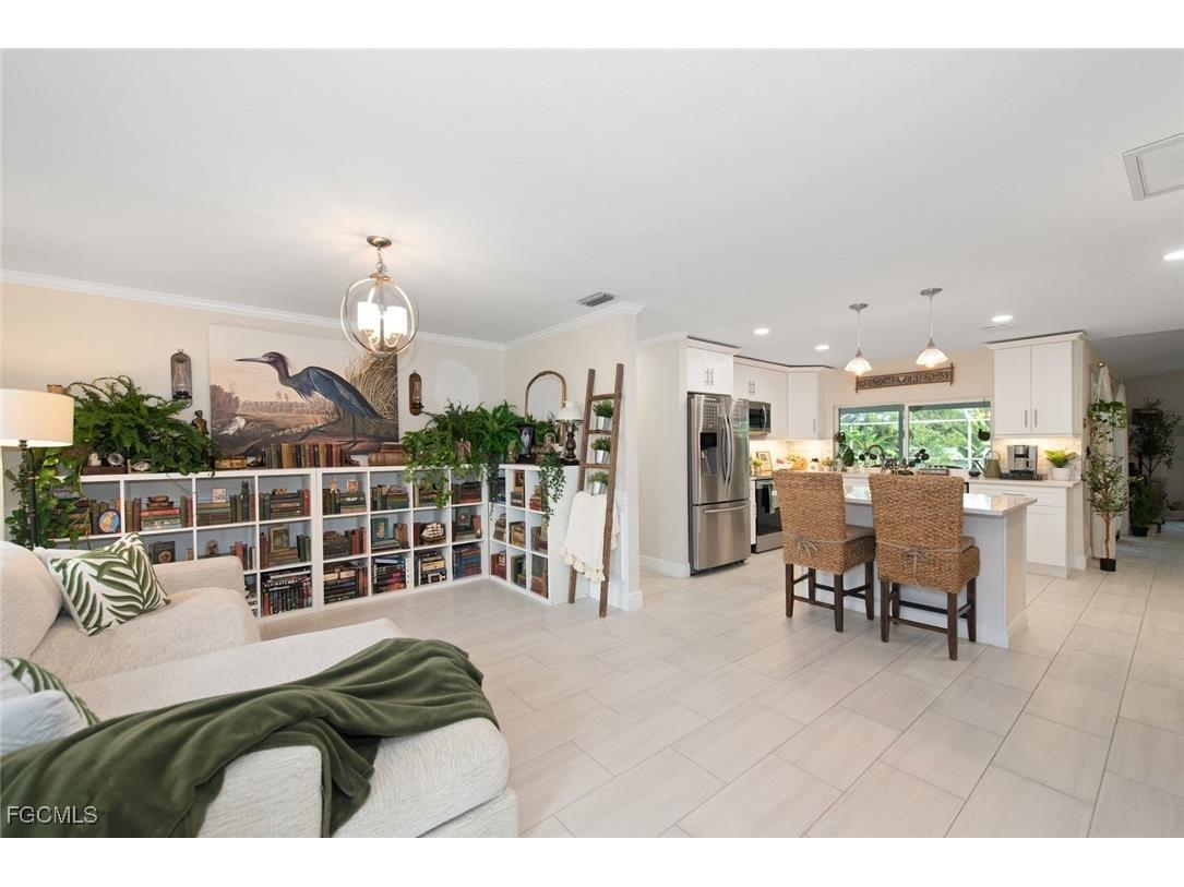 207 SE 43rd Lane Cape Coral FL 33904 2025018294 image6