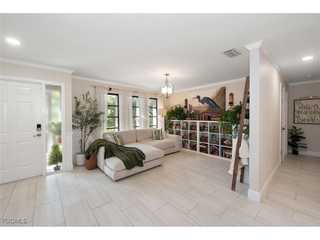 207 SE 43rd Lane Cape Coral FL 33904 2025018294 image7