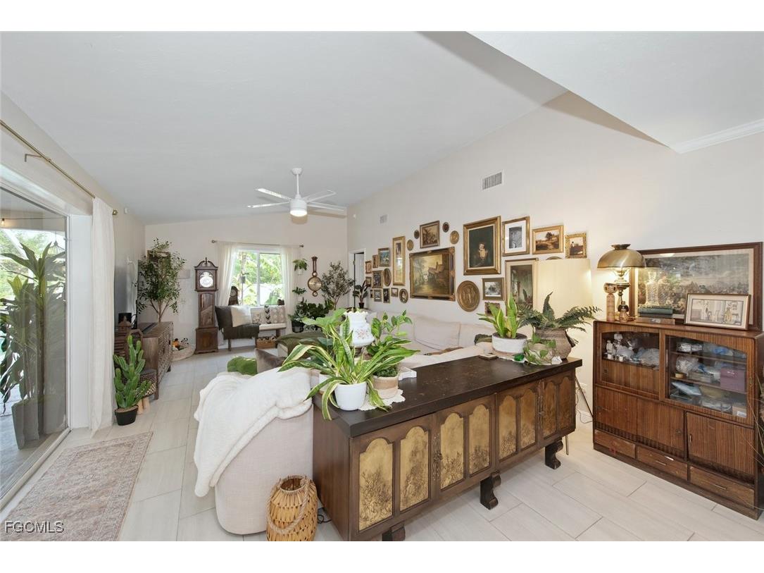 207 SE 43rd Lane Cape Coral FL 33904 2025018294 image9