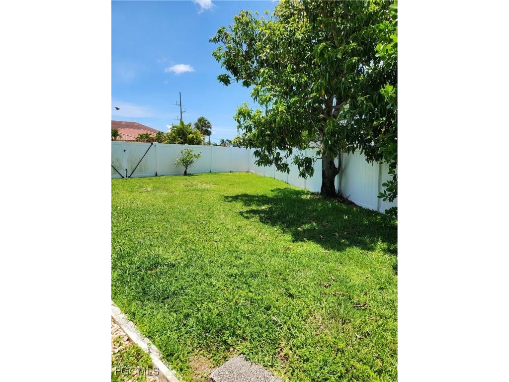 207 SE 47th Terrace Cape Coral FL 33904 2025016868 image16