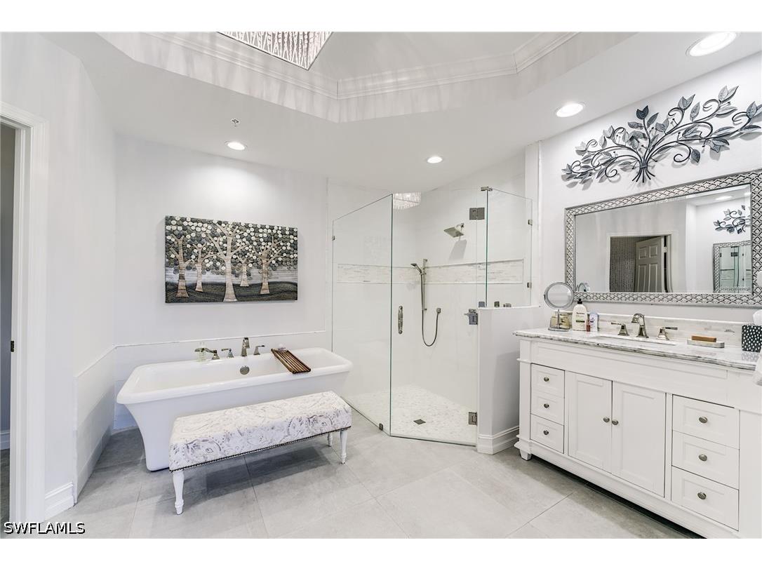 2070 Aberdeen Lane #101 Naples FL 34109 226019217 image26