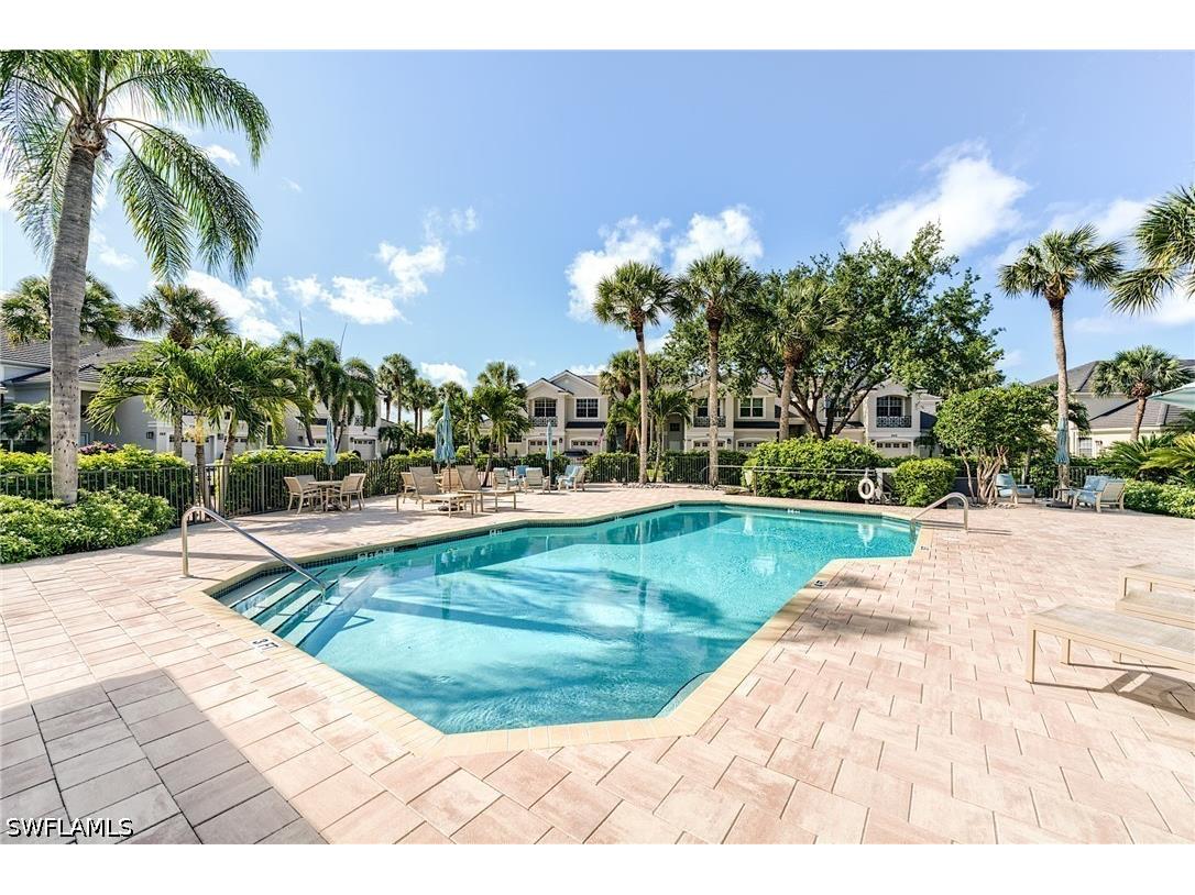2070 Aberdeen Lane #101 Naples FL 34109 226019217 image45