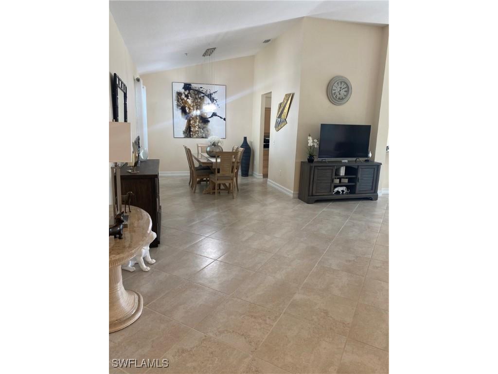2070 Aberdeen Lane #202 Naples FL 34109 225066003 image3