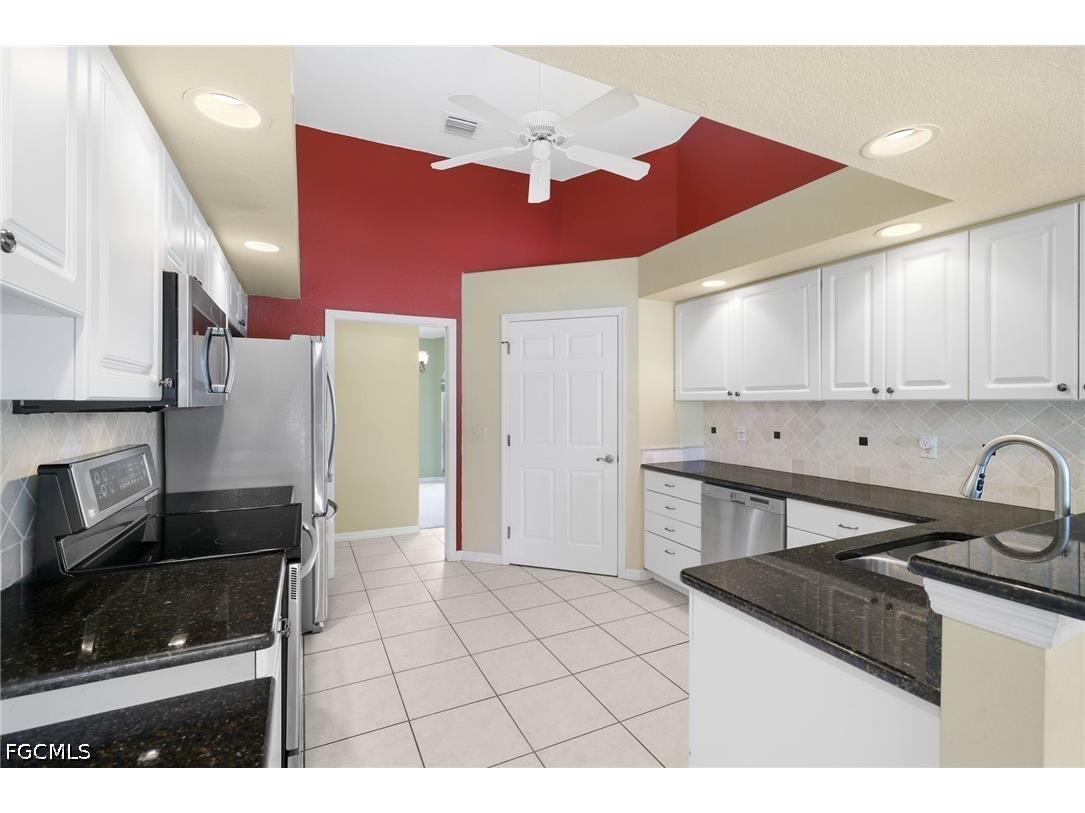 20710 Groveline Court Estero FL 33928 2026023876 image11