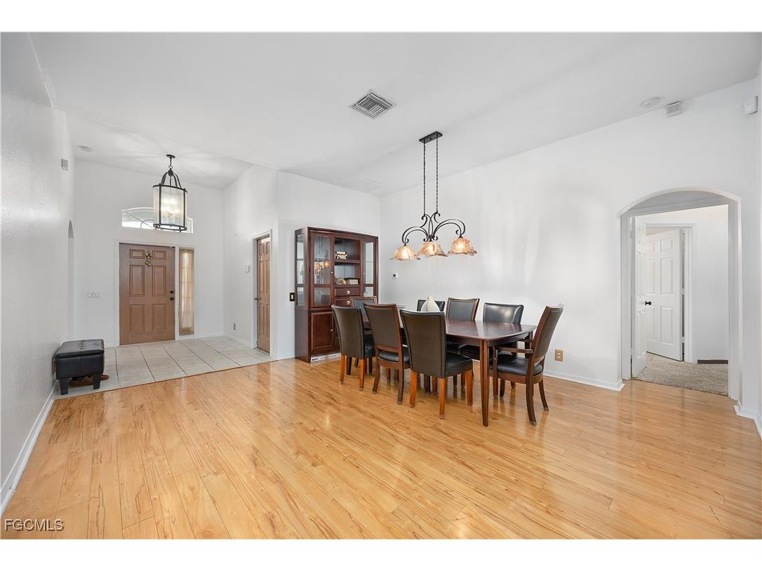 2073 Cape Heather Circle Cape Coral FL 33991 2025016571 image15