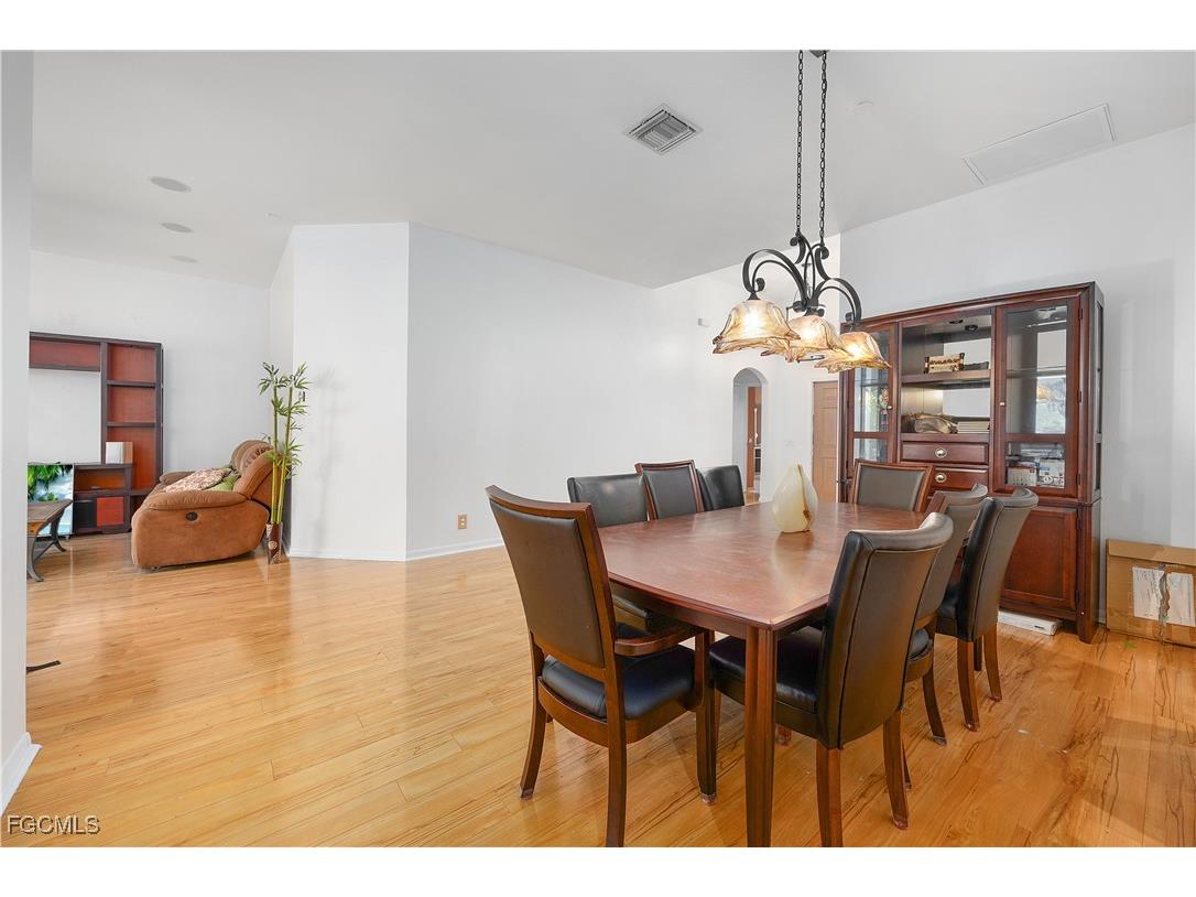 2073 Cape Heather Circle Cape Coral FL 33991 2025016571 image16