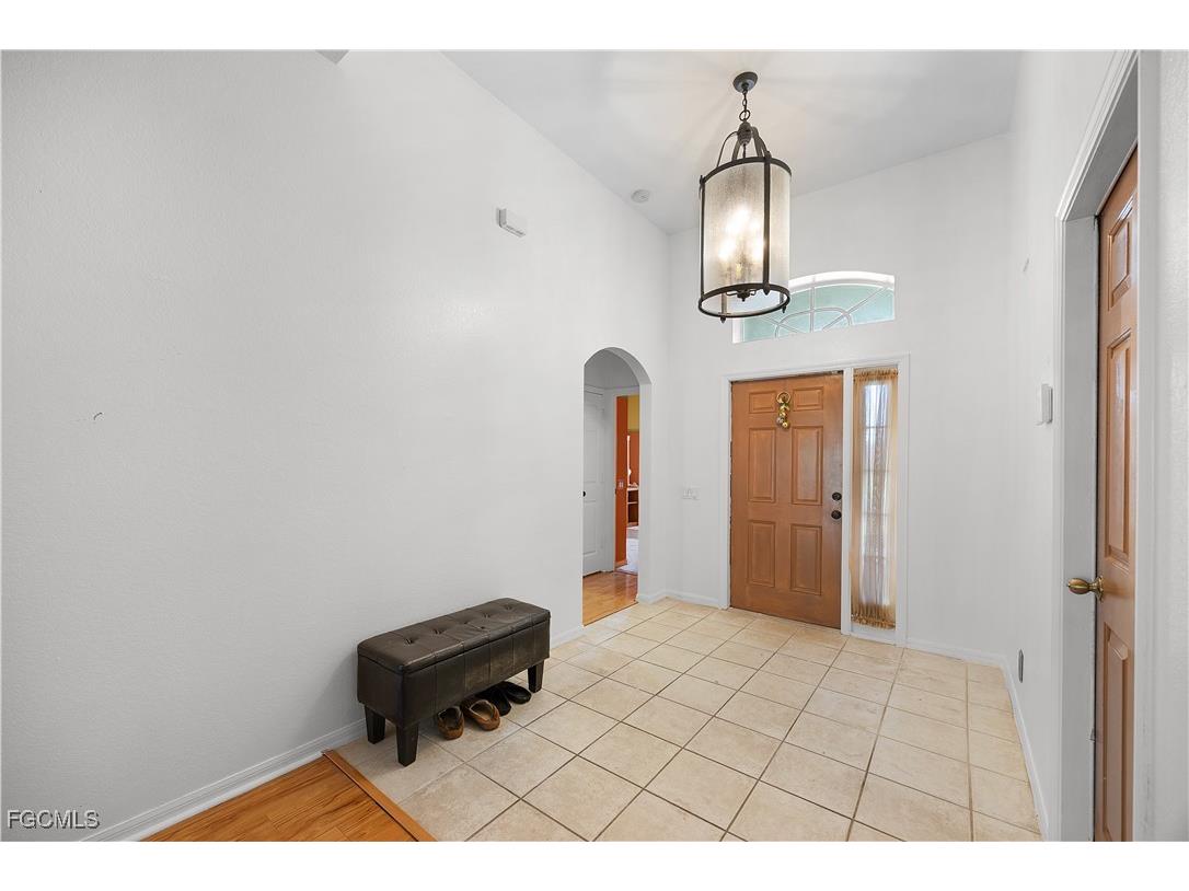 2073 Cape Heather Circle Cape Coral FL 33991 2025016571 image23