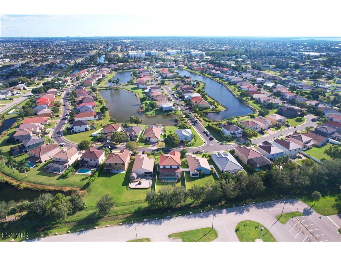 2073 Cape Heather Circle Cape Coral FL 33991 2025016571 image3