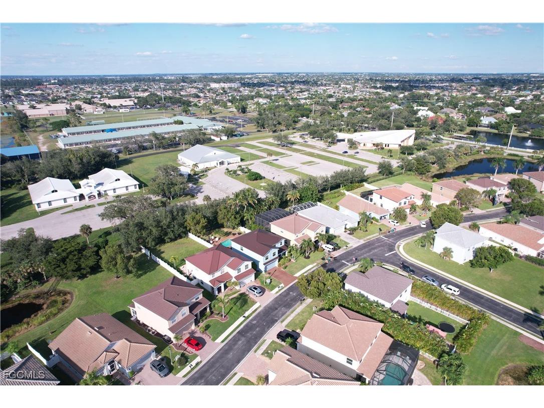 2073 Cape Heather Circle Cape Coral FL 33991 2025016571 image35