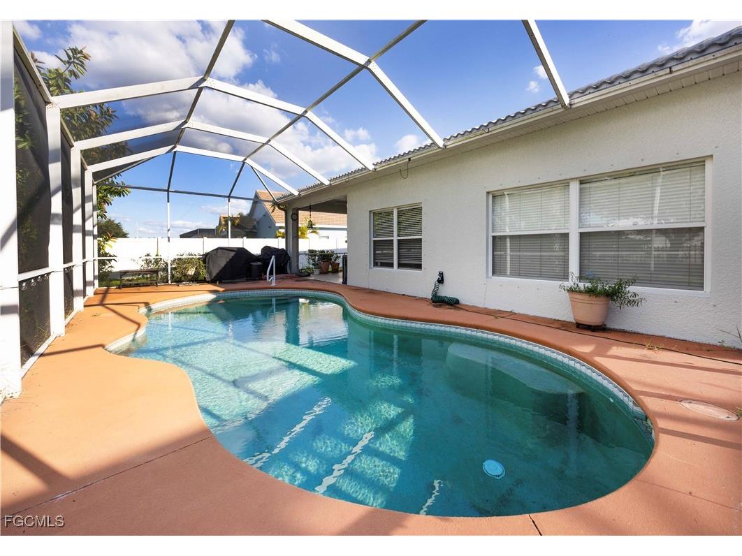 2073 Cape Heather Circle Cape Coral FL 33991 2025016571 image7