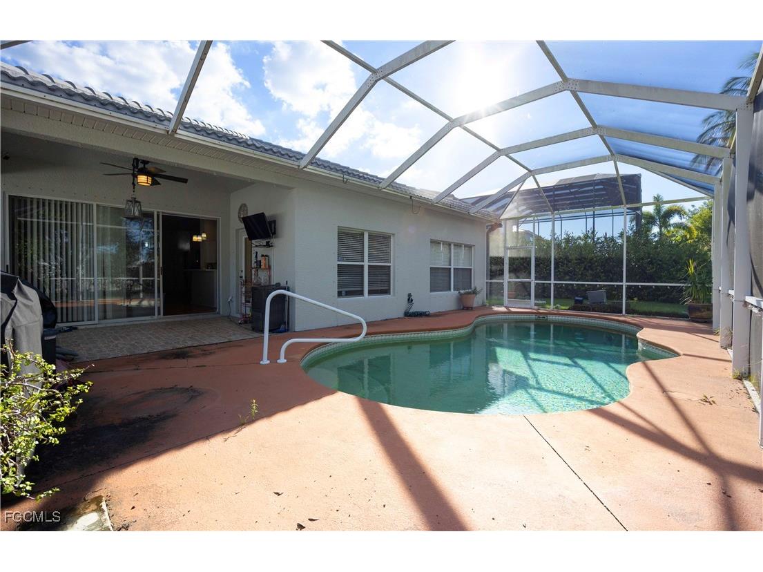 2073 Cape Heather Circle Cape Coral FL 33991 2025016571 image9