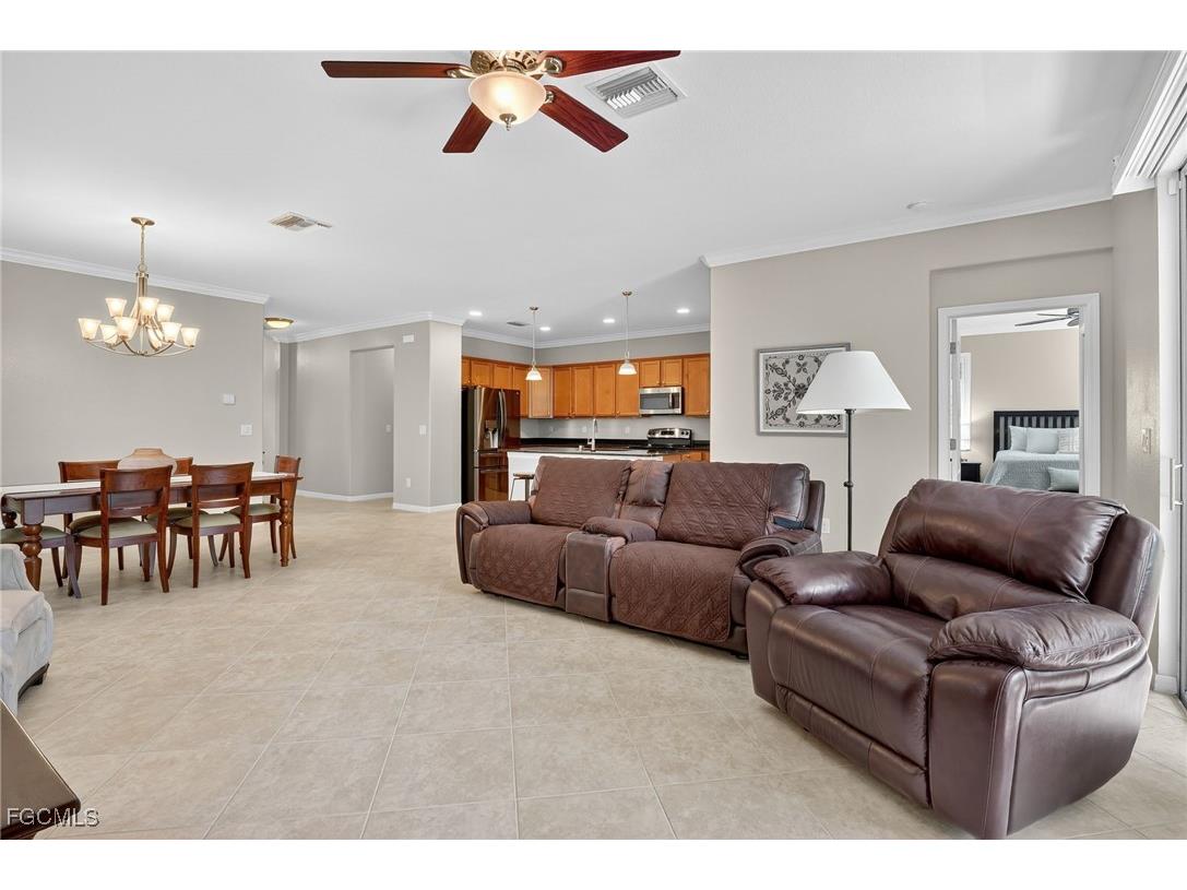 2073 Fairmont Lane Naples FL 34120 2025003793 image10