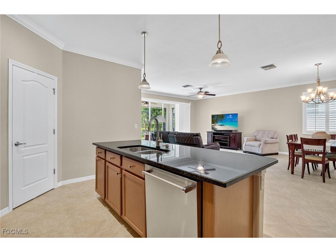 2073 Fairmont Lane Naples FL 34120 2025003793 image14