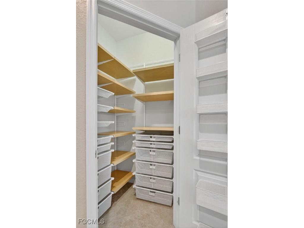 2073 Fairmont Lane Naples FL 34120 2025003793 image16