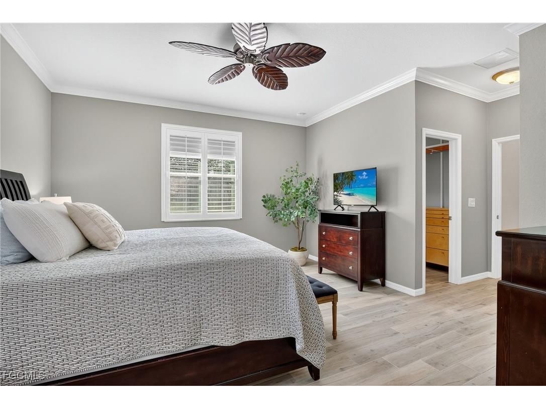 2073 Fairmont Lane Naples FL 34120 2025003793 image18