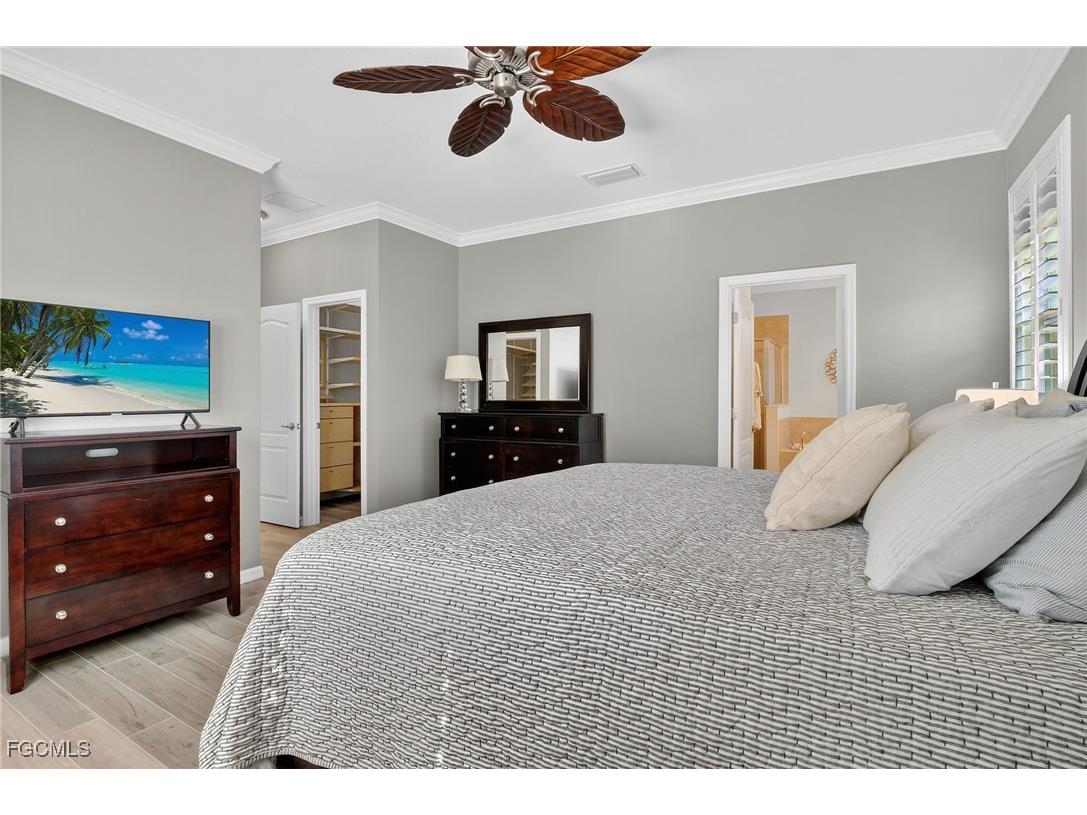 2073 Fairmont Lane Naples FL 34120 2025003793 image19