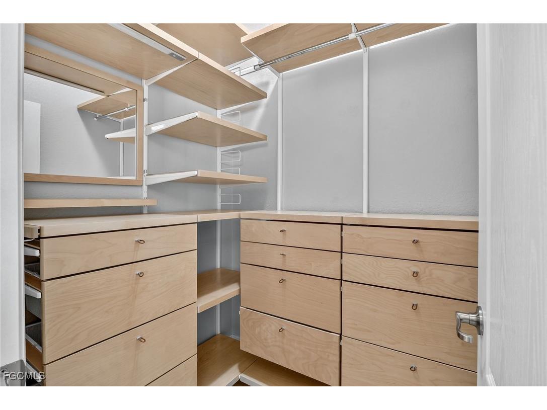 2073 Fairmont Lane Naples FL 34120 2025003793 image20