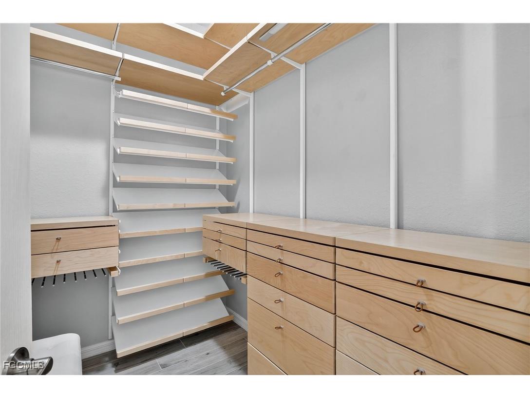 2073 Fairmont Lane Naples FL 34120 2025003793 image21