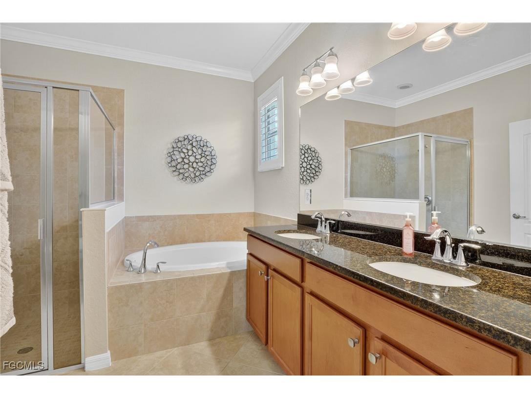 2073 Fairmont Lane Naples FL 34120 2025003793 image22