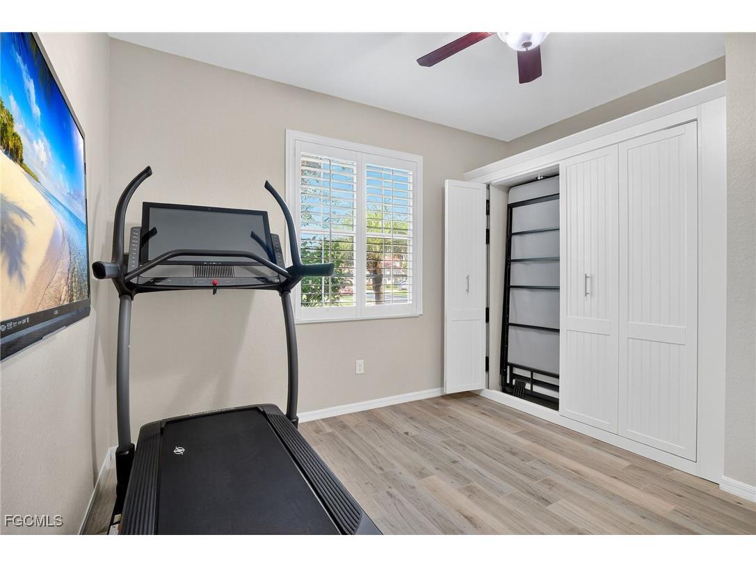 2073 Fairmont Lane Naples FL 34120 2025003793 image24