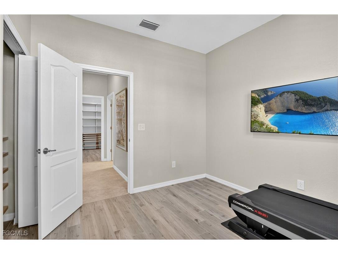 2073 Fairmont Lane Naples FL 34120 2025003793 image25