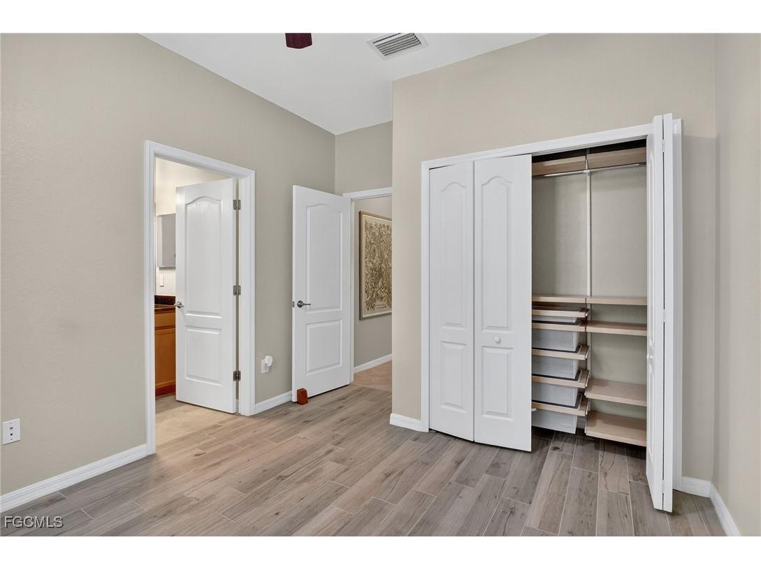 2073 Fairmont Lane Naples FL 34120 2025003793 image28