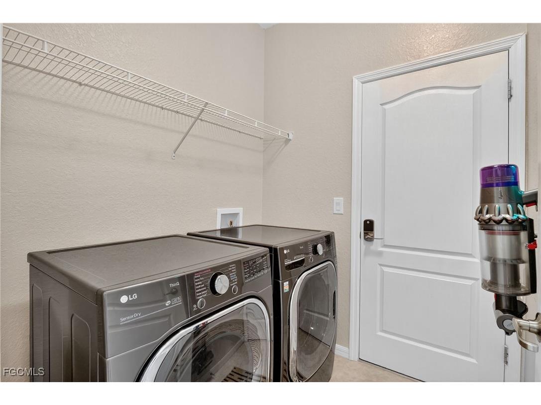 2073 Fairmont Lane Naples FL 34120 2025003793 image30