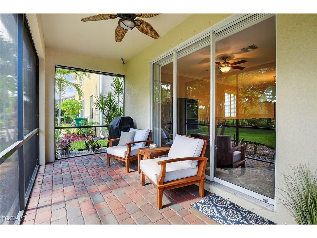 2073 Fairmont Lane Naples FL 34120 2025003793 image32