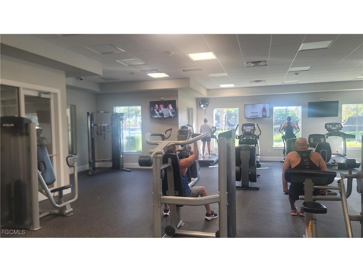 2073 Fairmont Lane Naples FL 34120 2025003793 image41