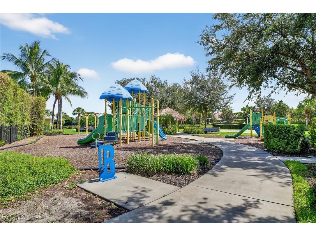 2073 Fairmont Lane Naples FL 34120 2025003793 image43