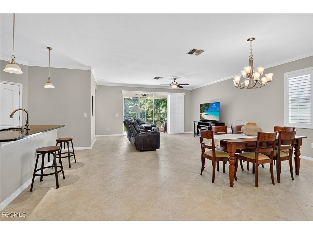 2073 Fairmont Lane Naples FL 34120 2025003793 image5