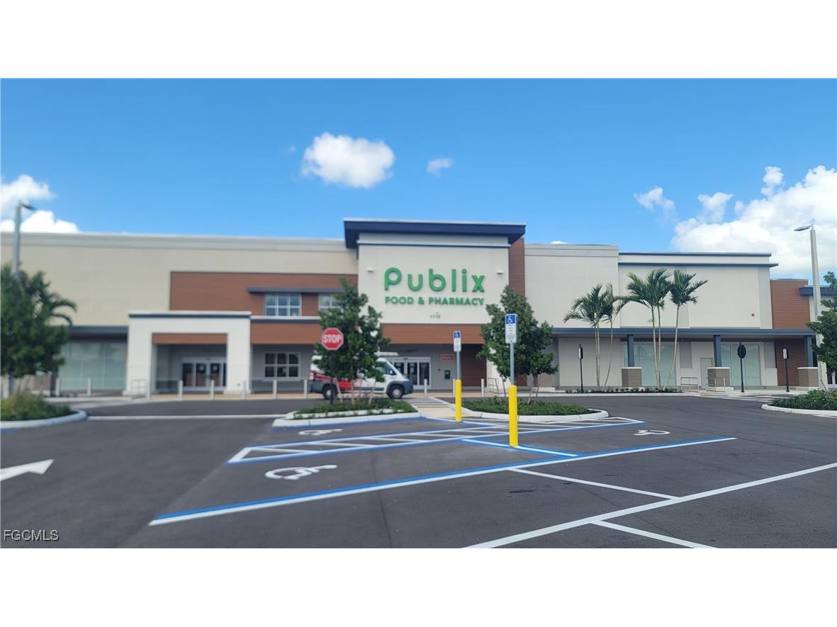 2073 Fairmont Lane Naples FL 34120 2025003793 image50