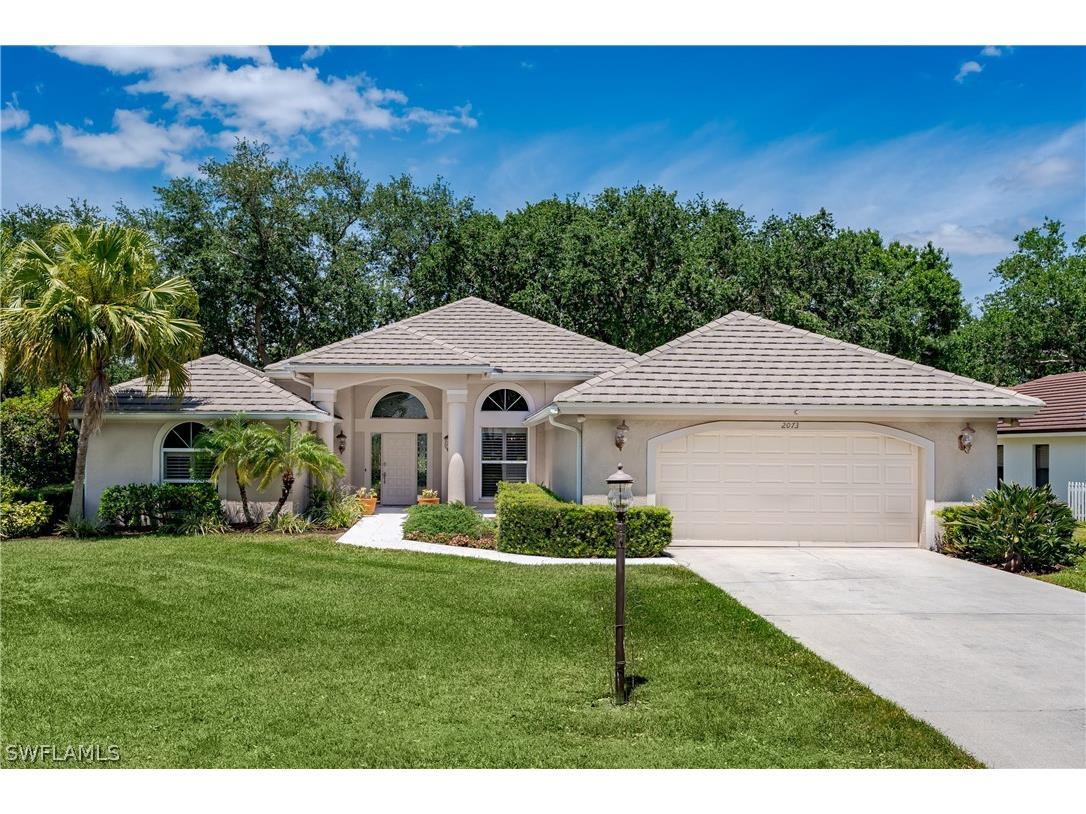2073 Laguna Way Naples FL 34109 224040884 image1