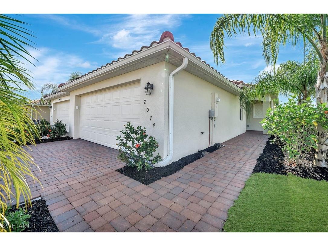 2074 Tamarron Lane Naples FL 34120 225077036 image4