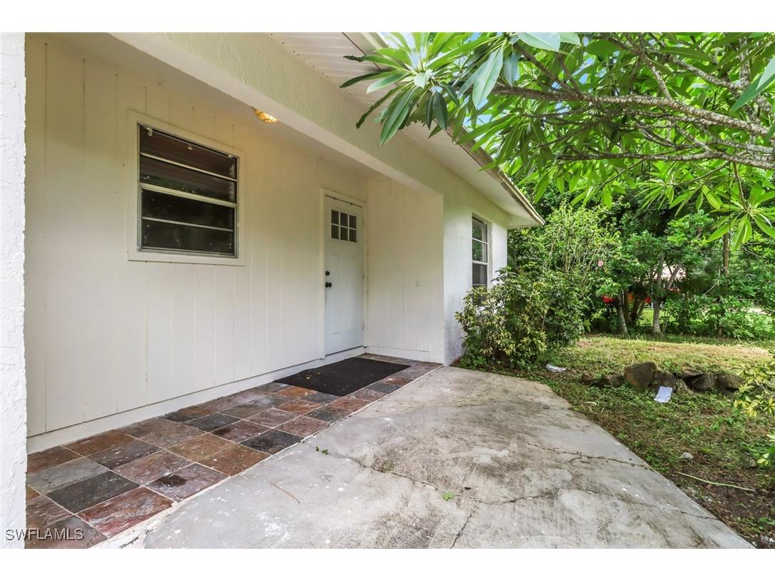 2075 17th Street SW Naples FL 34117 225067934 image1