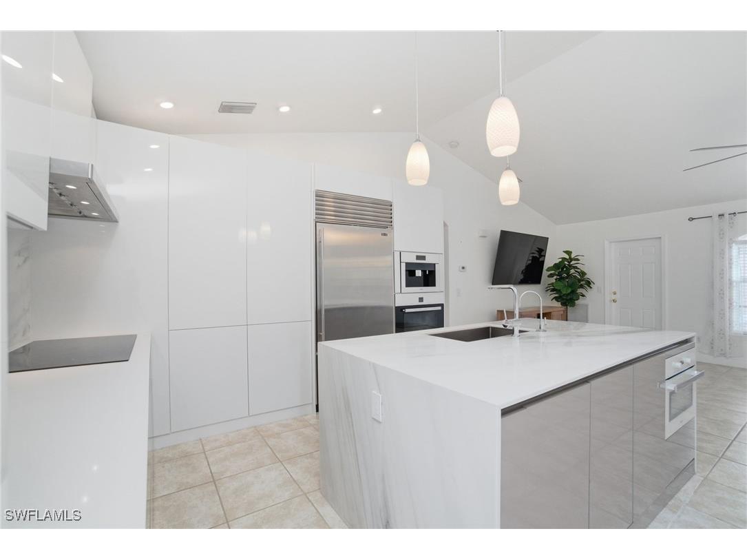 2075 Desoto Boulevard N Naples FL 34120 225078070 image10