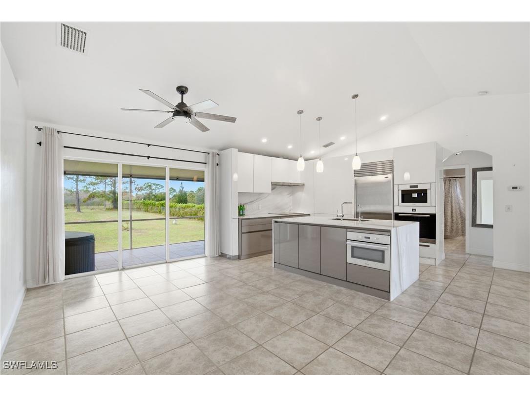 2075 Desoto Boulevard N Naples FL 34120 225078070 image4