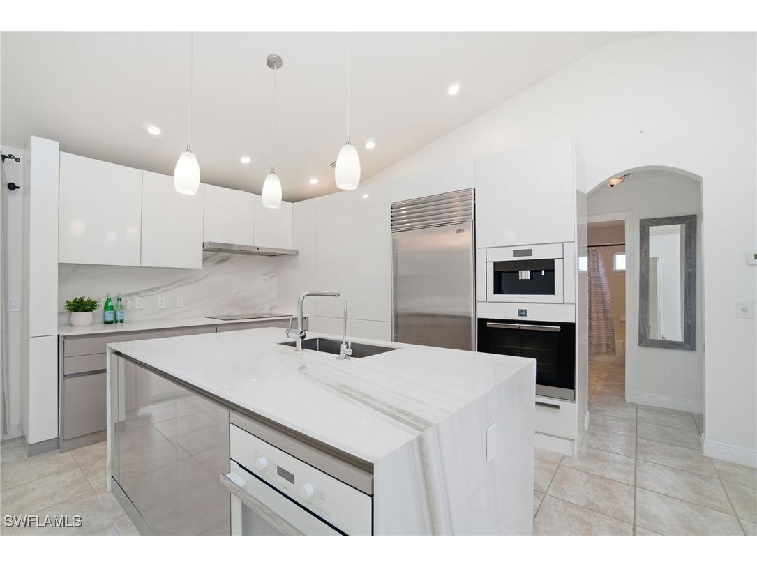 2075 Desoto Boulevard N Naples FL 34120 225078070 image6