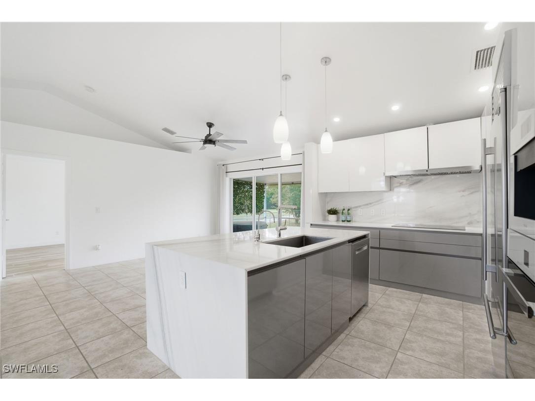 2075 Desoto Boulevard N Naples FL 34120 225078070 image8