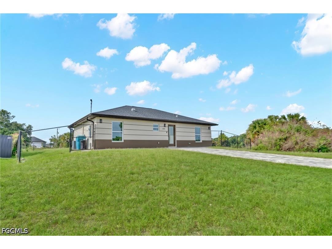 2075 Detroit Drive Labelle FL 33935 2026023520 image5