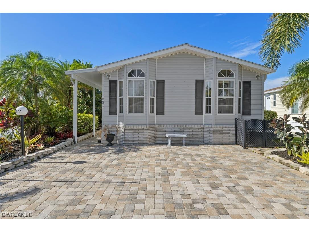 2077 Crystal Lake Drive Naples FL 34119 223040318 image1